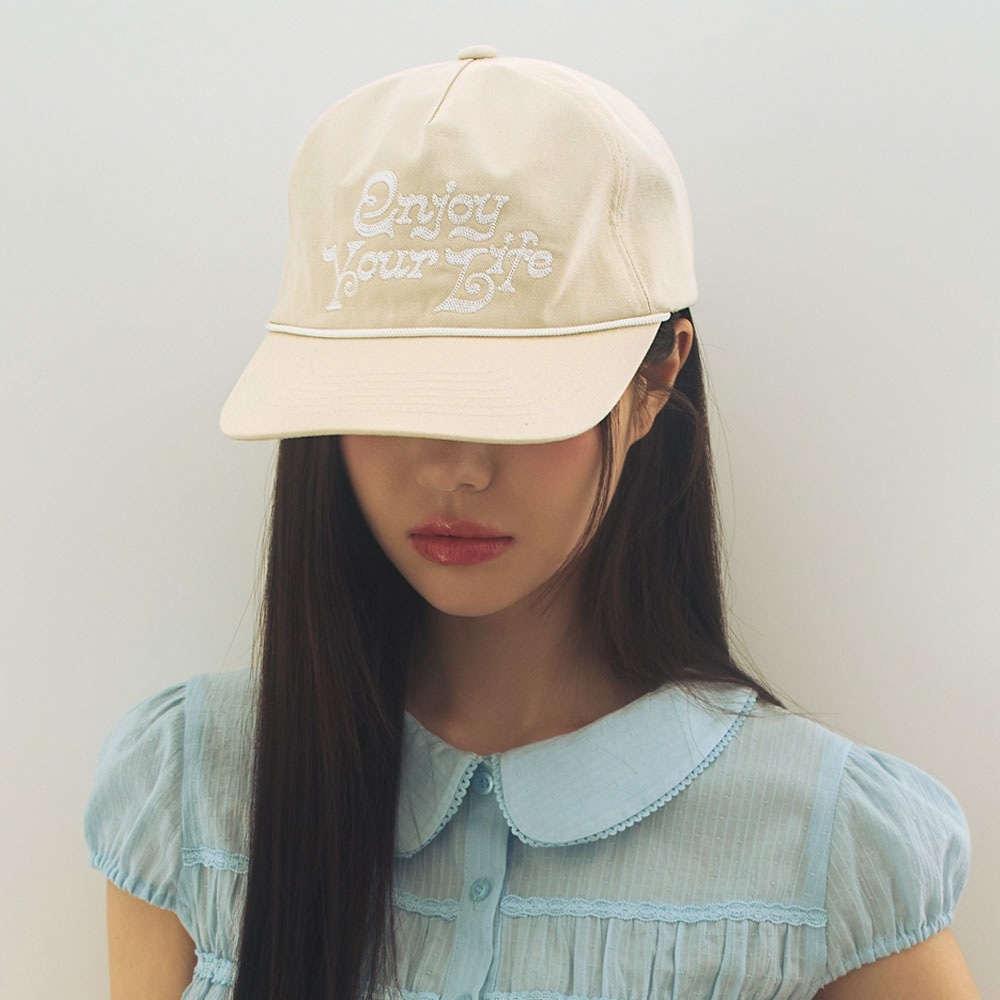 Remek E.Y.L ロゴストラップボールキャップベージュ