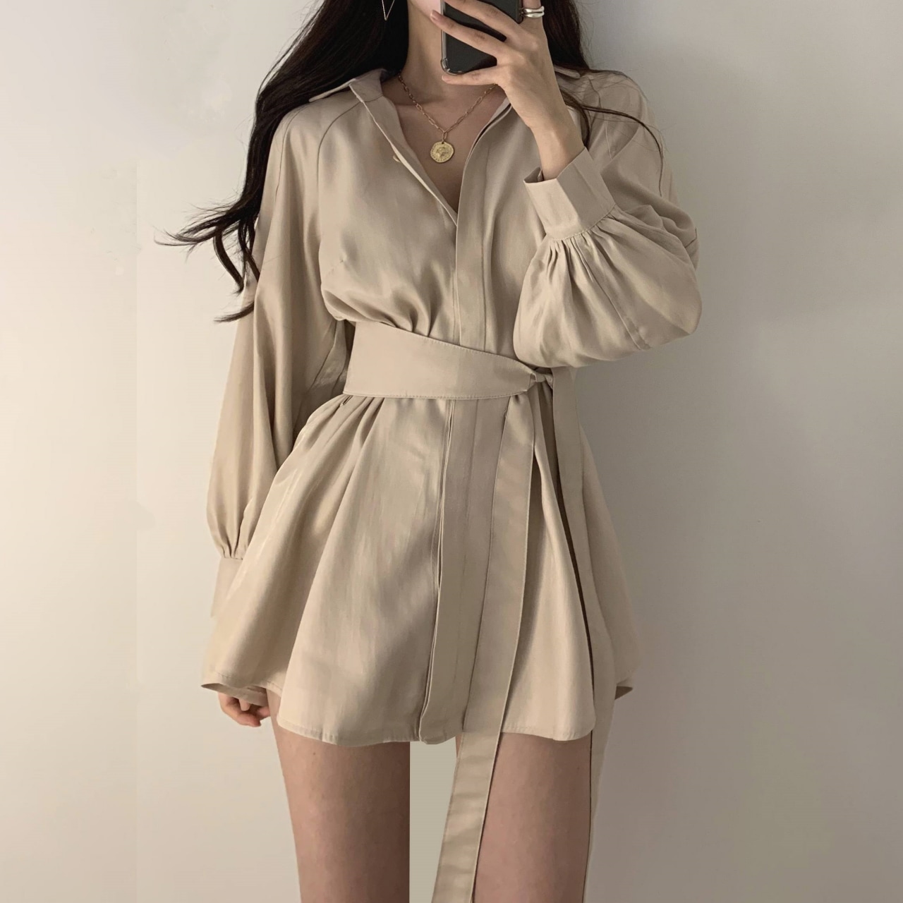 トップス ボトムス パンツ シャツ ブラウス ショートパンツ シャツワンピース 袖あり 長袖 ボリューム袖 パフスリーブ Vネック スタンダードカラー スリム 細身 ウエストマーク