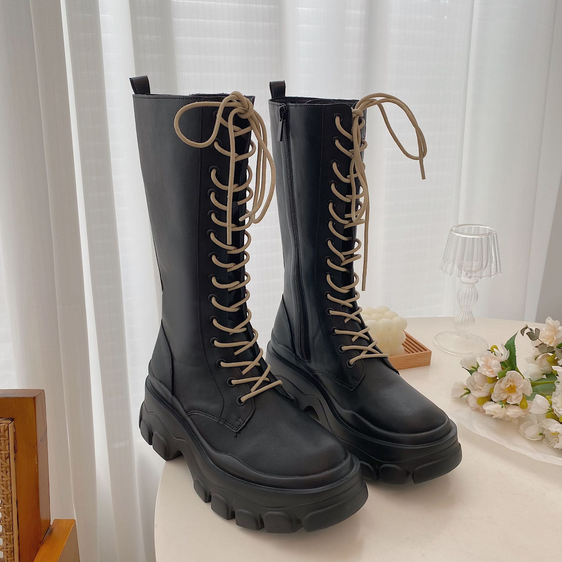 ロングブーツが復活！Qoo10限定【2枚購入で2oo円OFF!】厚底シューズヒールパンプス厚底スニーカーシューズブーツ秋冬ショットブーツレディースカジュアルシンプルオ