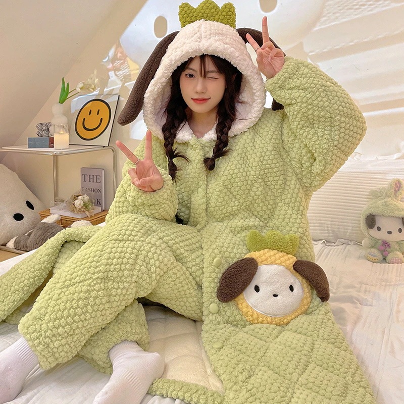 新型秋冬の3層の綿を挟んだ長いタイプの寝衣女性サンゴのベルベットとベルベットのパジャマの家庭服