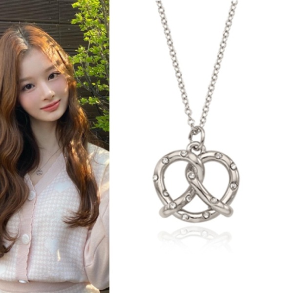 【NMIXX着用】Pretzel Necklace 2Color 8,263円