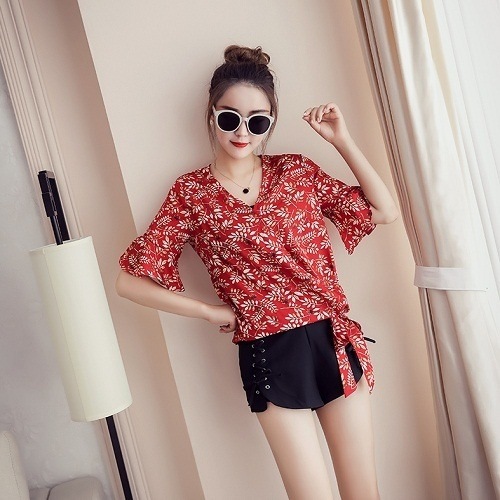 2028.袖コンシャス裾リボントップス(レッド)