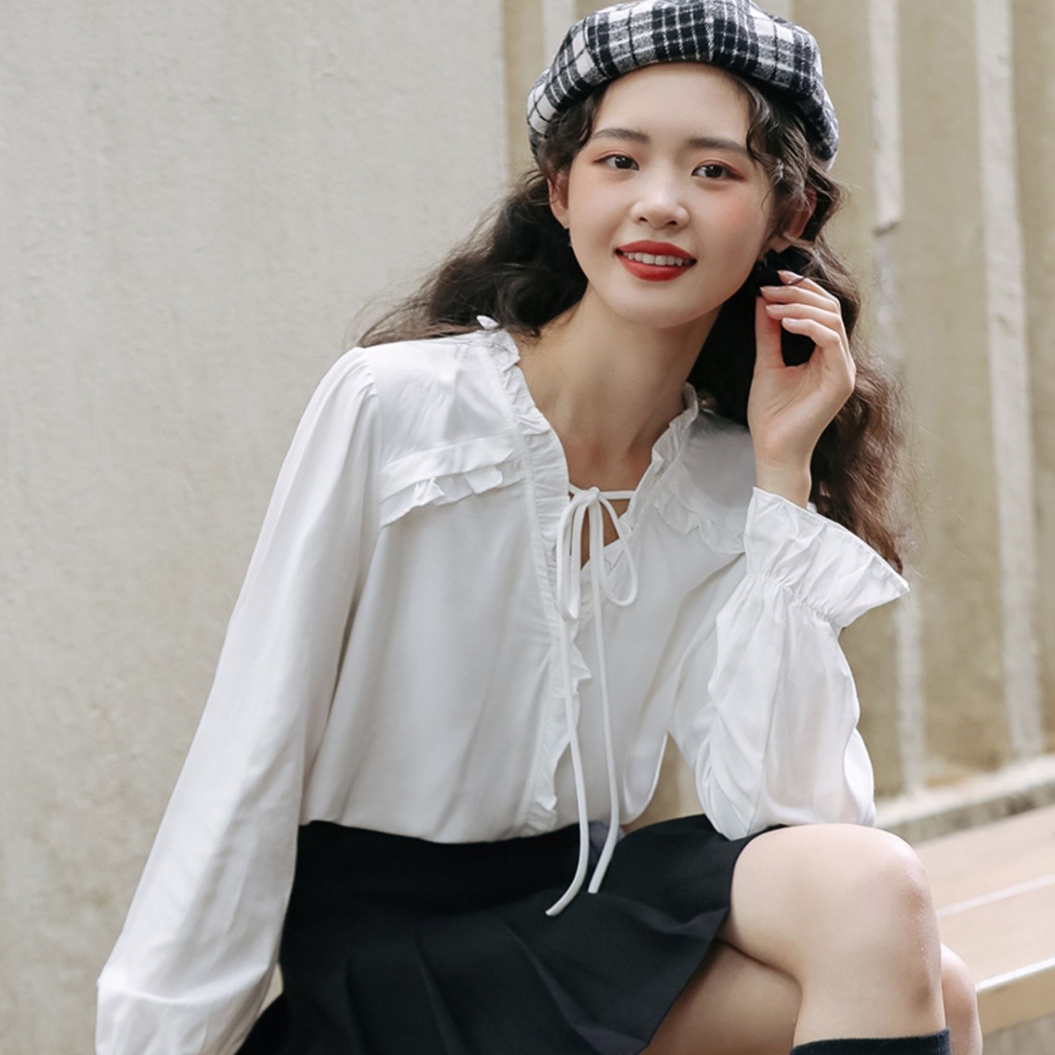 トップス シャツ ブラウス 袖あり 長袖 ベルスリーブ Vネック フリル リボン 薄手 かわいい 大人可愛い きれいめ シンプル 上品 おしゃれ お洒落 レトロ 大人女子 ラブリー キュート ガーリー 5,378円