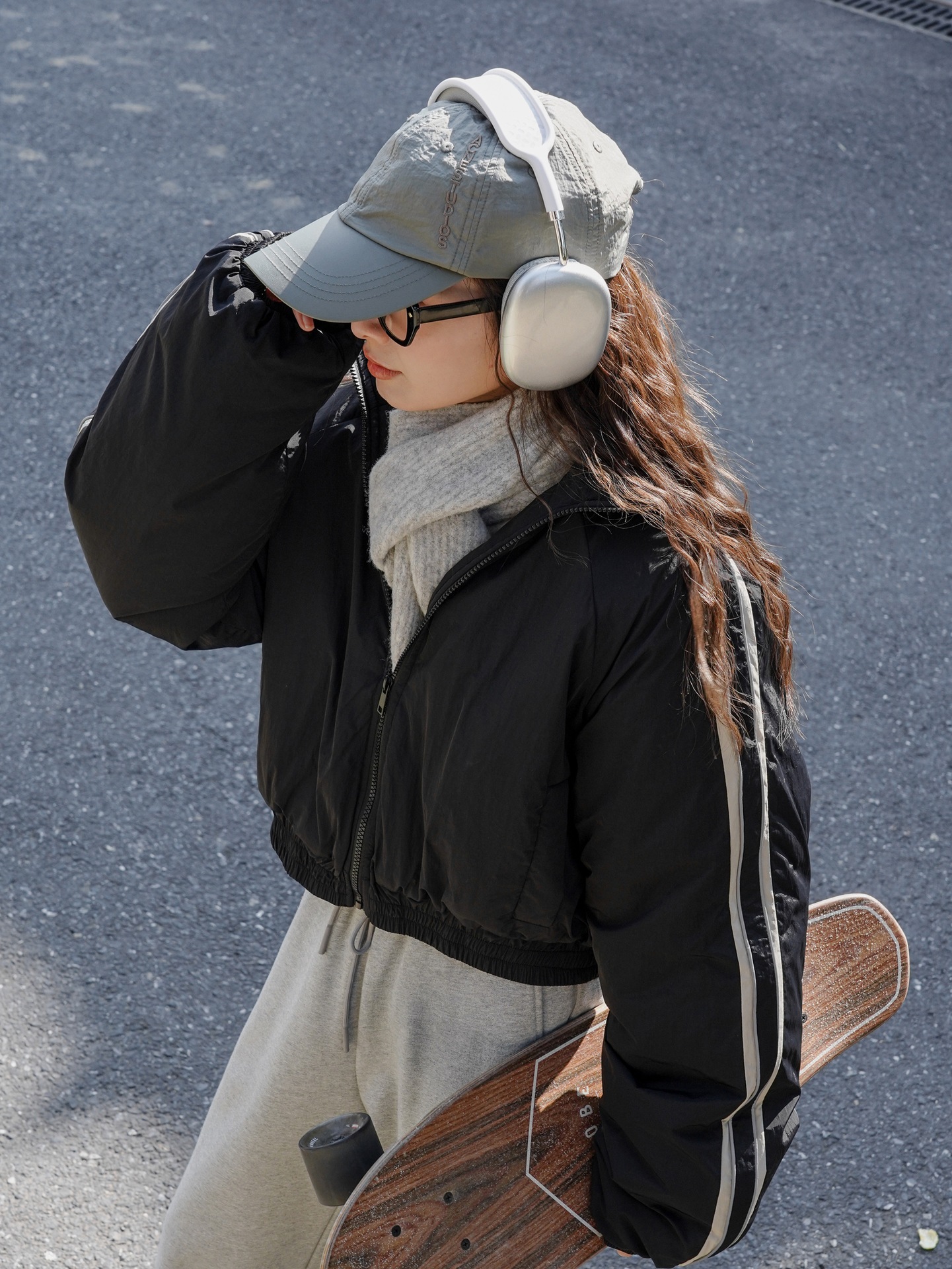 盧浮冬の新型韓国版カジュアルスポーツ感の高い襟の短い綿服のゆったりとした形の快適な保温コートの女性