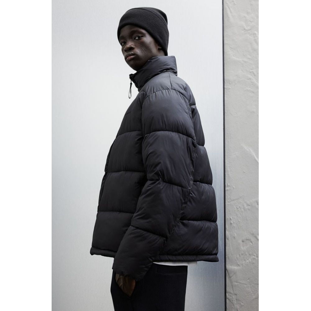 H&M 撥水コーティングパフジャケットルーズフィットブラック 10,347円