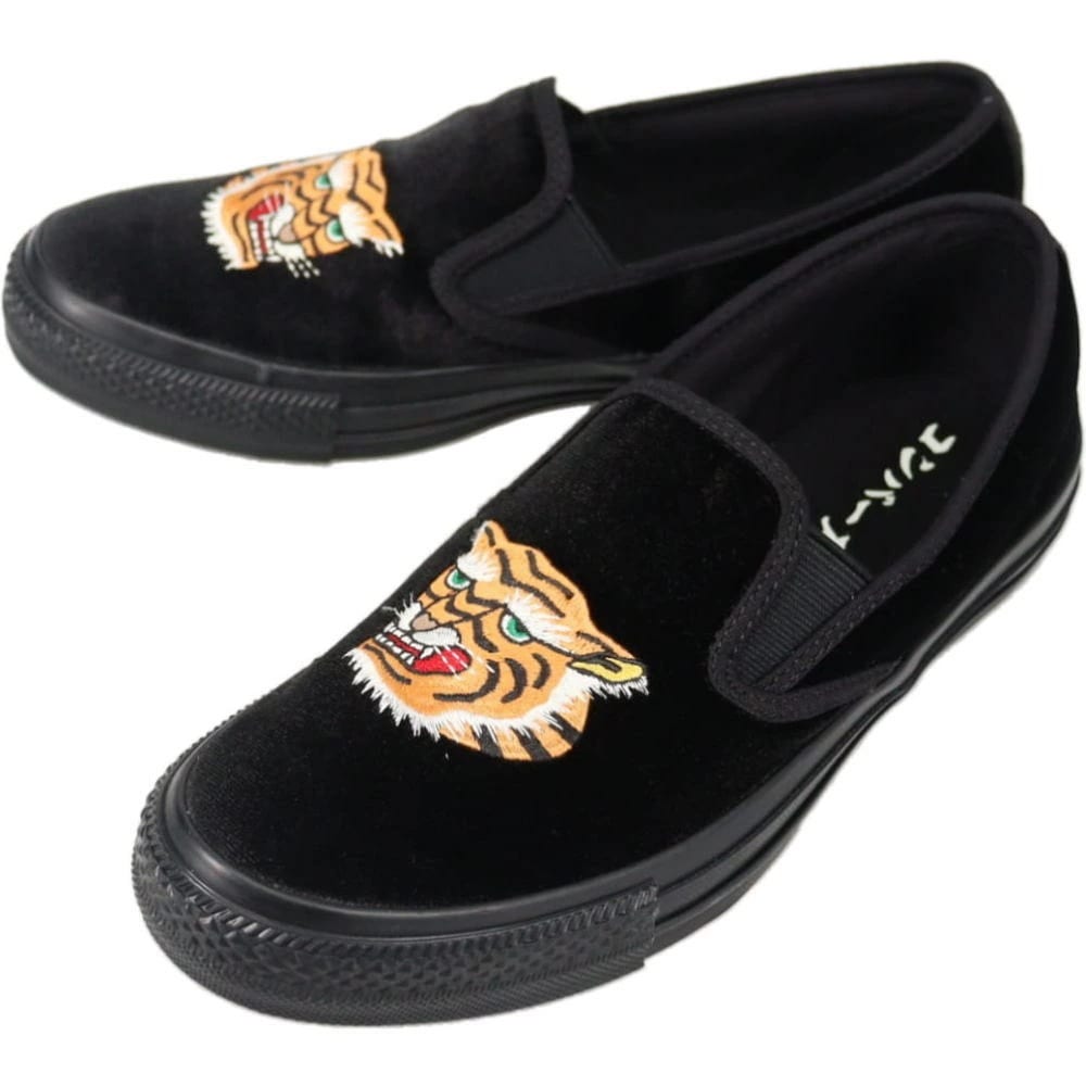 オールスター カンフー スリップオン ブラック 1SE953 9,075円