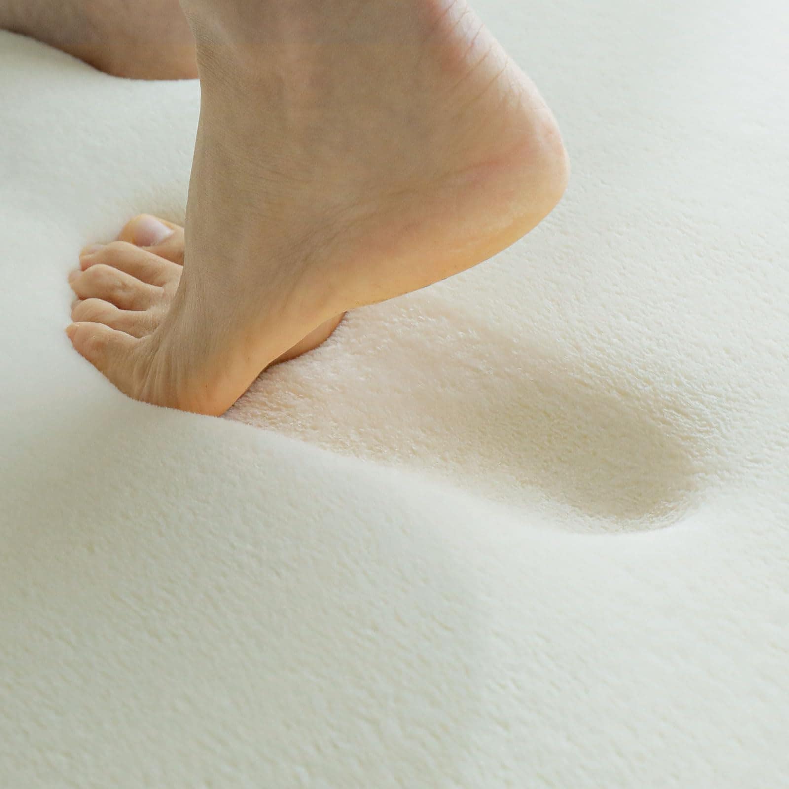 グラムスタイル ラグ カーペット 洗える 厚手 低反発 撥水 1.5畳 130×190cm スーパームートプラス スノー ホワイト