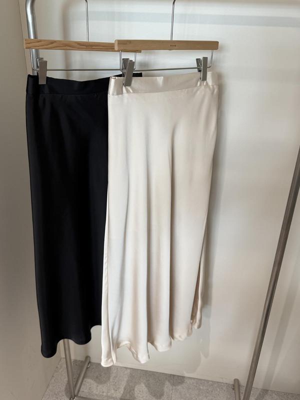 サマーサテンスカート