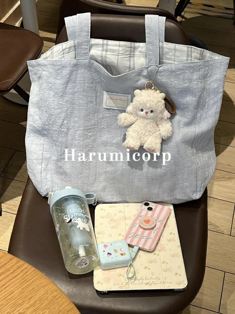 トートバッグ レディース大容量 無地 持ち手 お洒落 チャーム付き 収納 帆布 ママバッグ ランチバッグ プレゼント クリスマス 女子大生 山ガール 森ガール 誕生日 通勤かばん 母