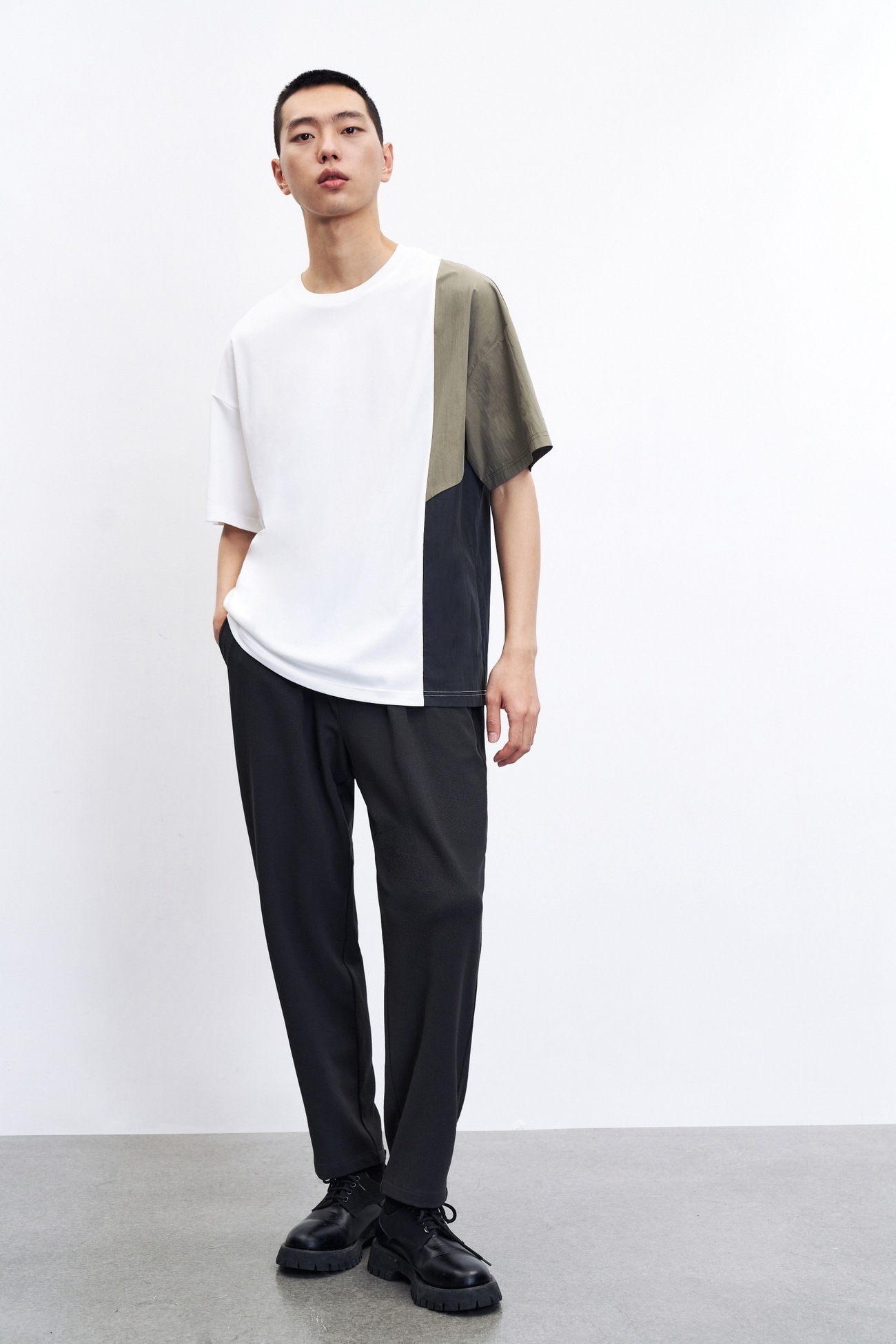 春 夏 メンズ カジュアル ファッション 配色 ゆったり 半袖Tシャツ ナチュラル シンプル ホワイト S M L XL トップス Tシャツ シャツ 白シャツ 白トップス 袖あり 半袖 きれいめ