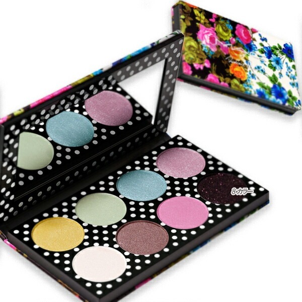 MAC 数量限定 アイシャドウ 8: クィニング アイシャドウ パレット