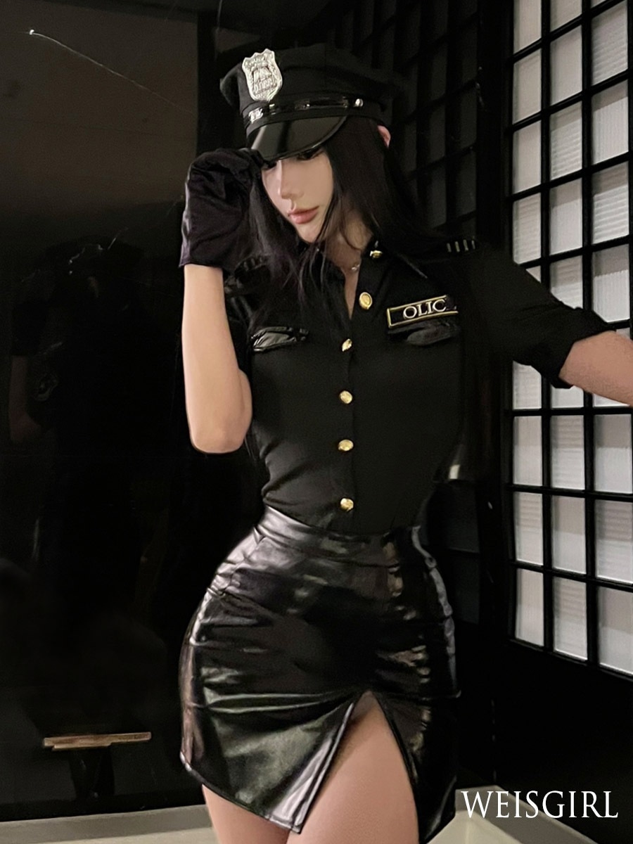 貧乳パッションスーツ婦警ミッドナイトチャーム制服誘惑脱げないベッド上のセクシー服