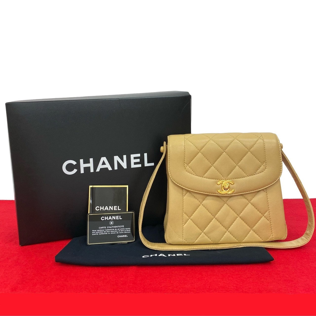 ヴィンテージ マトラッセ ココマークショルダーバッグ ラムスキン ベージュ 22091 220,750円