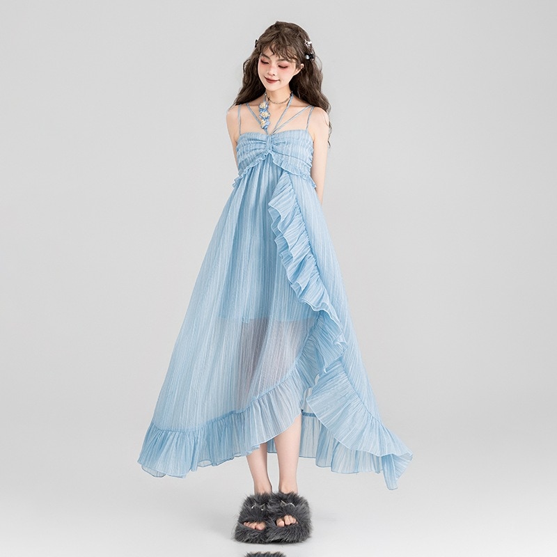 夏の海辺バカンスにぴったりの清涼感のあるピュアラストフェアリーフリルサスペンダーワンピース