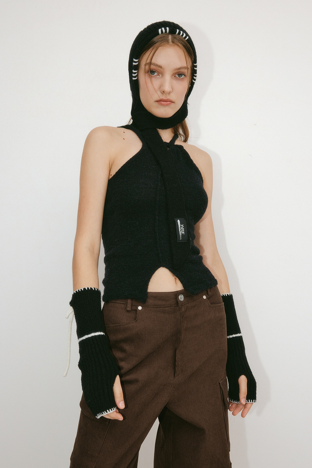 【YUSE】 TWIST SLEEVELESS KNIT TOP : 2COLOR