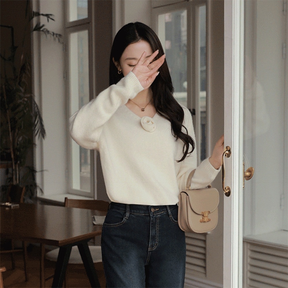 Click & Funny Mule ローズウールネックニット