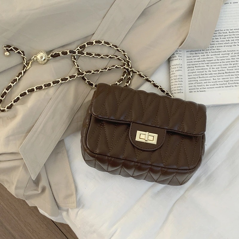 ショルダーバッグ　レディース　ファッション　チェーン (T) 5,267円