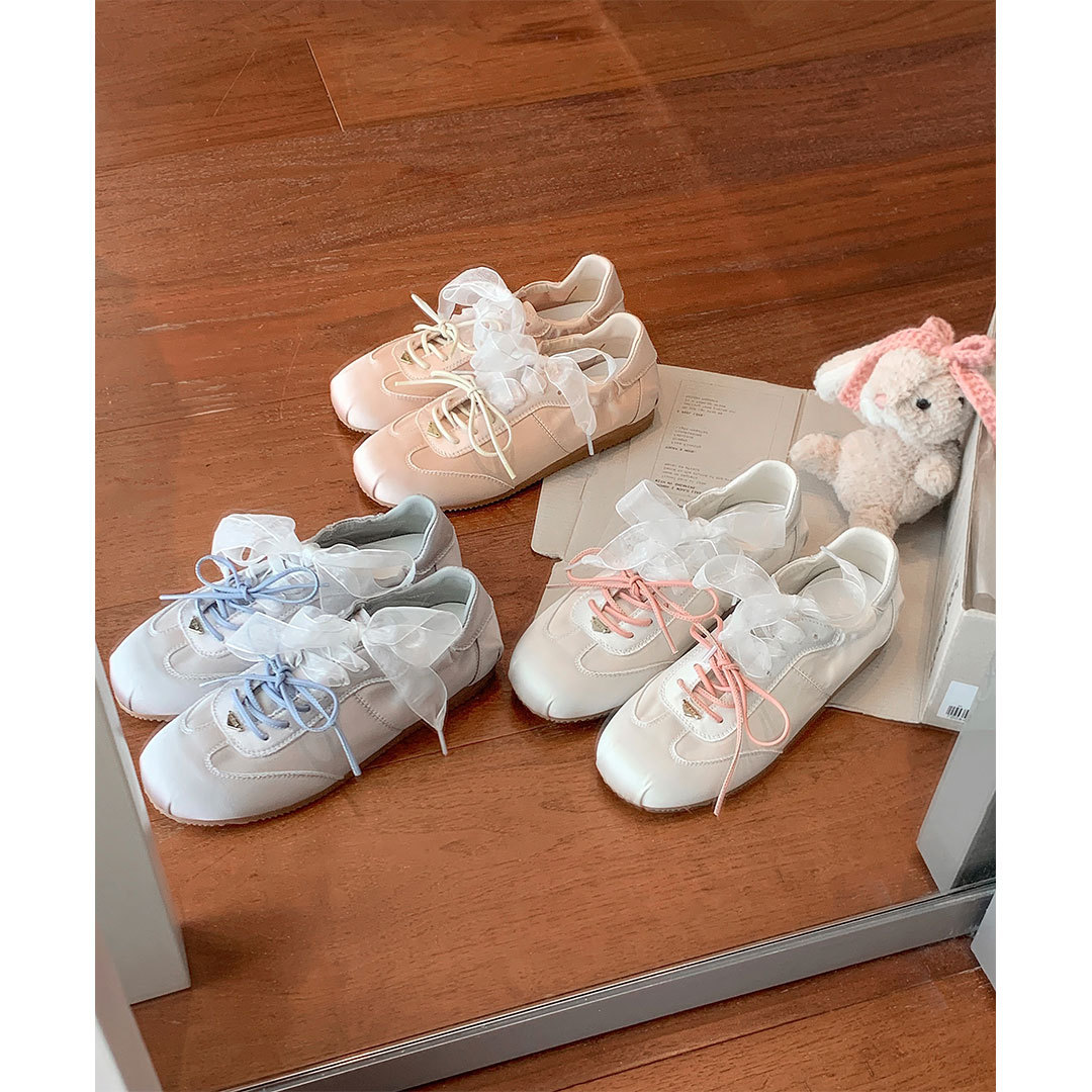 シープスキンバージョンスイニン同じスタイルのシルクシルクマンダリンダックベルトカジュアルスニーカー女性用汎用性の高いバレリーナトレーニングシューズ