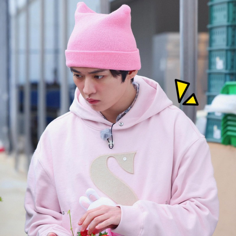 straykids リノ 着用 Rivet Applique Pocket Logo Hoodie