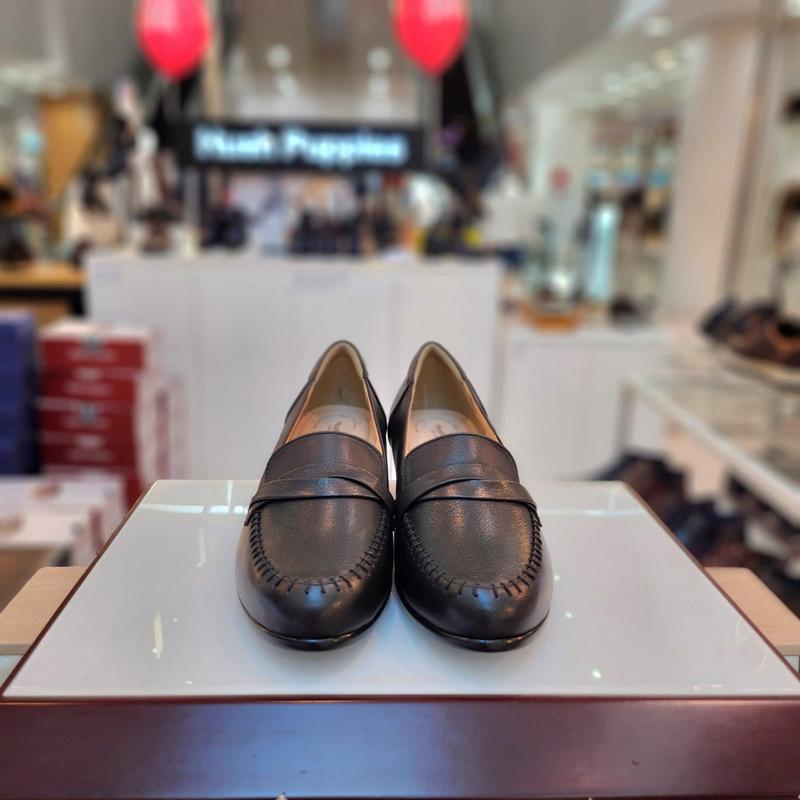 女性の足にやさしいシンプル4cmモールドチャンセミフォーマルローファー3fr405-D