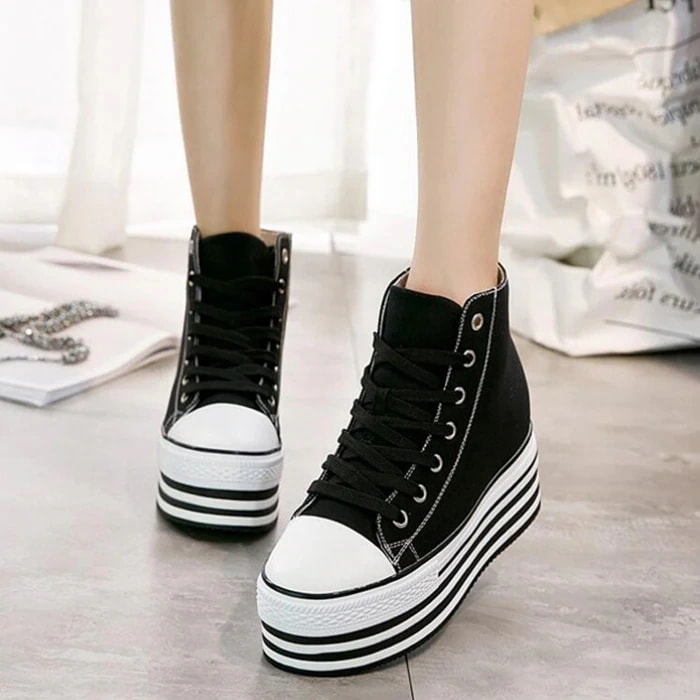 スニーカー レディース 厚底 厚底スニーカー ハイカットスニーカー 厚底 フラットスニーカー ヒール10cm　インヒール スニーカー レースアップ　シューズ レディース 靴　編み上げ痛くないフラ 4,579円