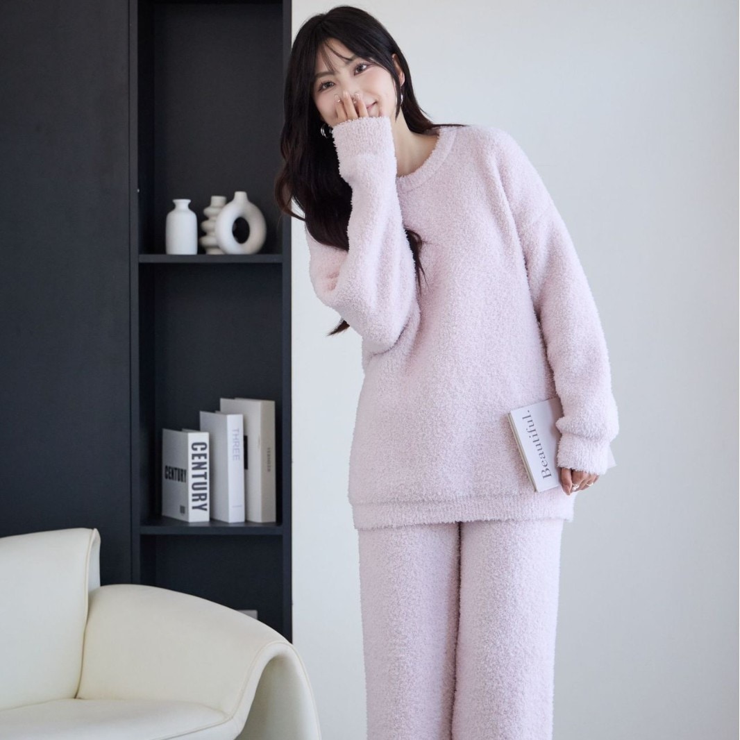 ハーフフリースのパジャマ新しい冬のスタイルアイスクリームカラー柔らかく伸縮性があり女性がアウターとして着用するのに適しています厚手のセット