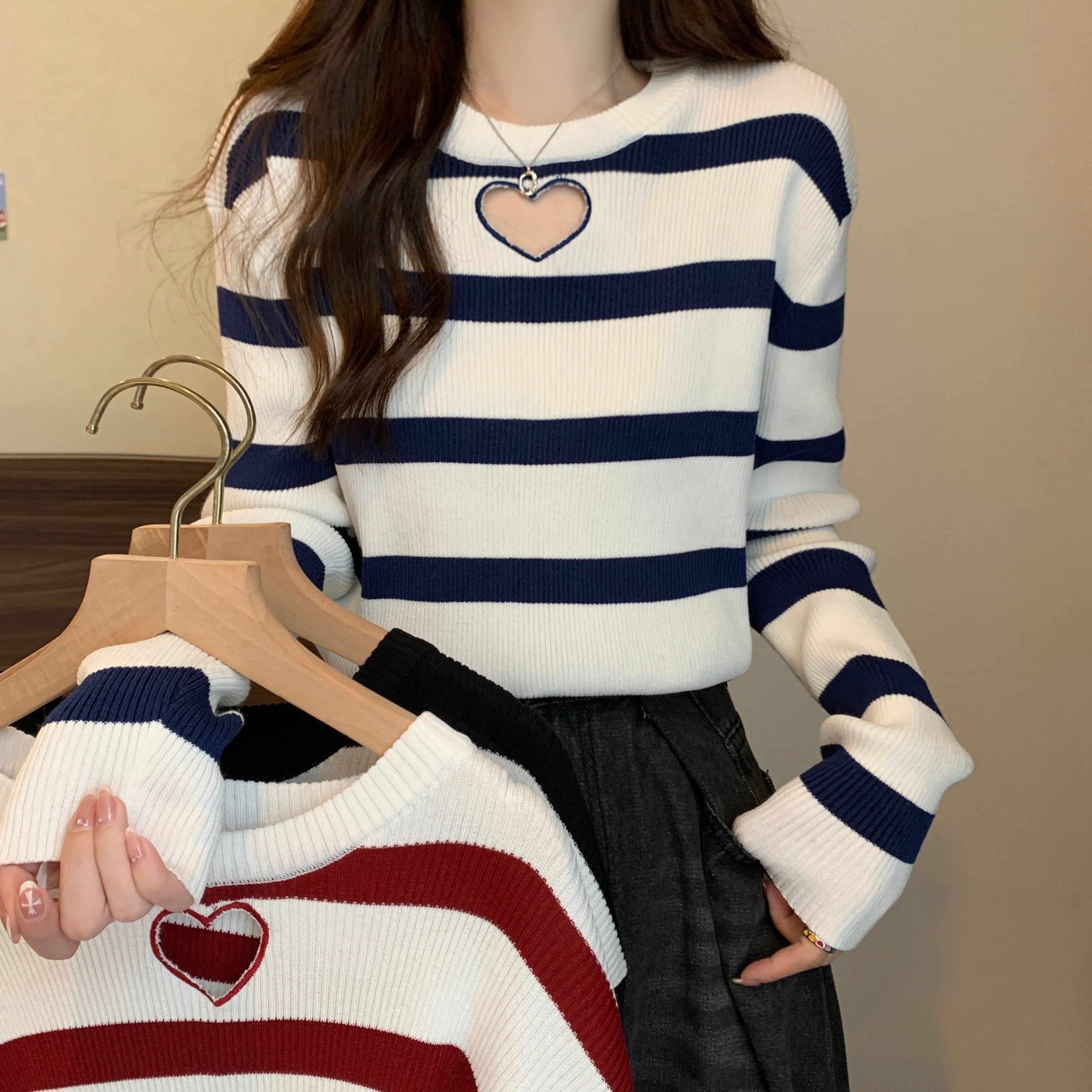 3カラー トップス レディース ニット ニット ハート ラウンドネック 前開き 長袖 ショート丈 ボーダー ブラック ブルーレッド 女性らしい きれいめ カジュアル ガーリー こなれ感 大人