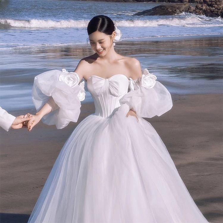 パーティー ウェディングドレス 白 ドレス 花嫁 結婚式 パーティードレス レース オフショルダー 花嫁ロングドレス 結婚式 露背 二次会 お呼ばれ 挙式 姫系 取り外し可能なパフスリーブ