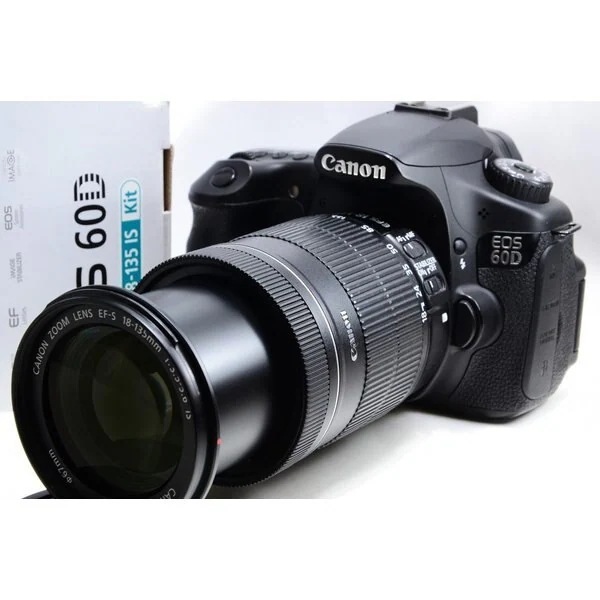 【中古】キヤノン Canon EOS 60D レンズセット 美品 ストラップ付き