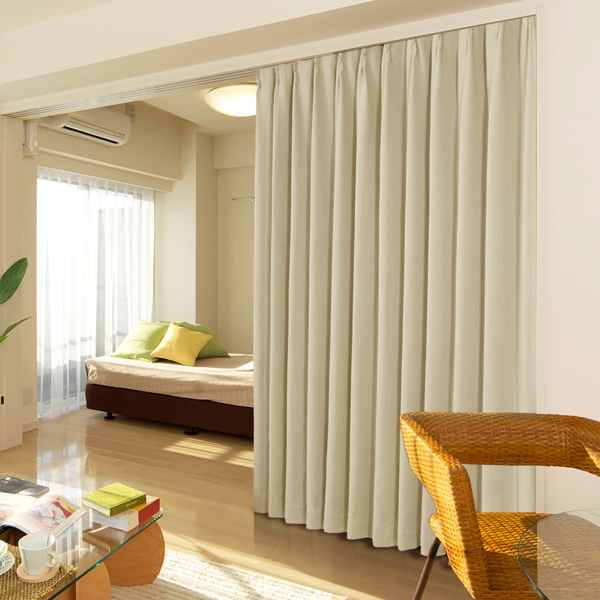 Deconovo 遮光カーテン 幅200cm丈230cm 2枚入 ドレープカーテン 仕切り防寒 幅広い 形状記憶加工 北欧 おしゃれ UVカット 断熱 節電対策 昼夜目隠し ベージュ 6,660円