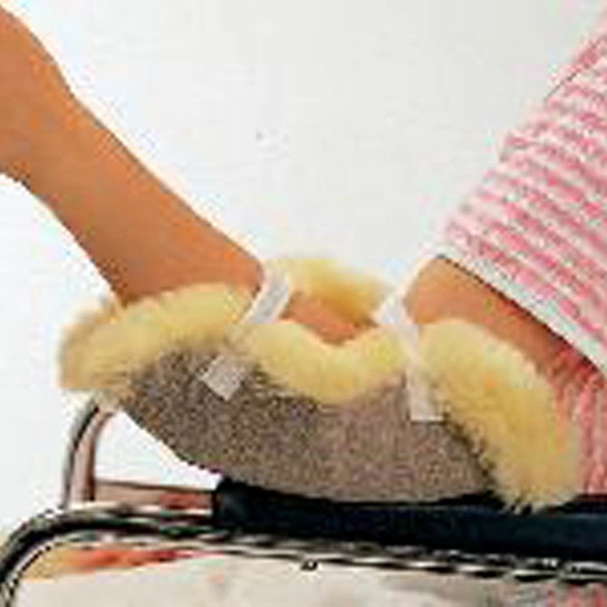 介護 褥瘡予防 アームカバー ひじあて ムートン クッション２個セット エルボープロテクター 医療 介護用品 フリーサイズ 防ダニ 防菌 防臭 日本製 メディカル 洗える ウォッシ