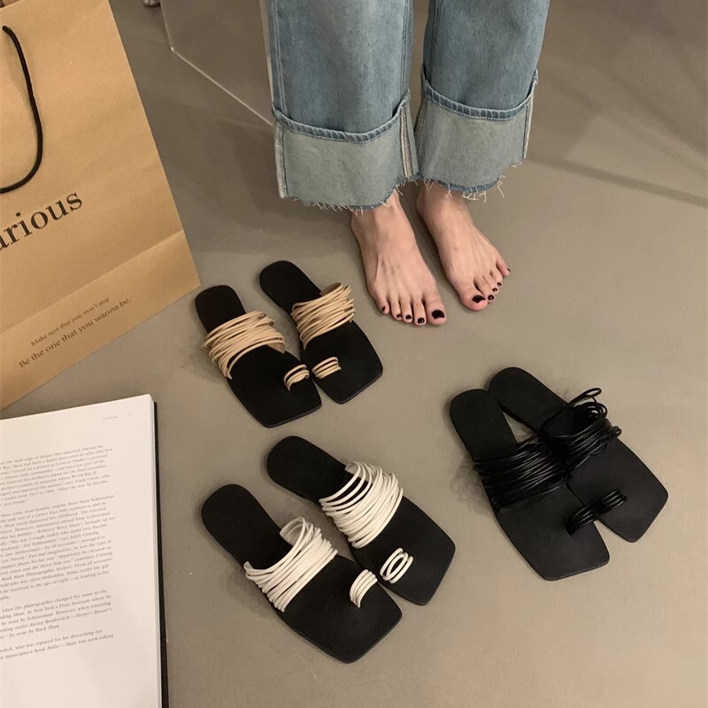 サンダル フラット ローヒール トングサンダル ビーチサンダル チューブ ベルト 細ストラップ 大人可愛い シンプル カジュアル 大人上品 オシャレ お出かけ 旅行 ポインテッドトゥ