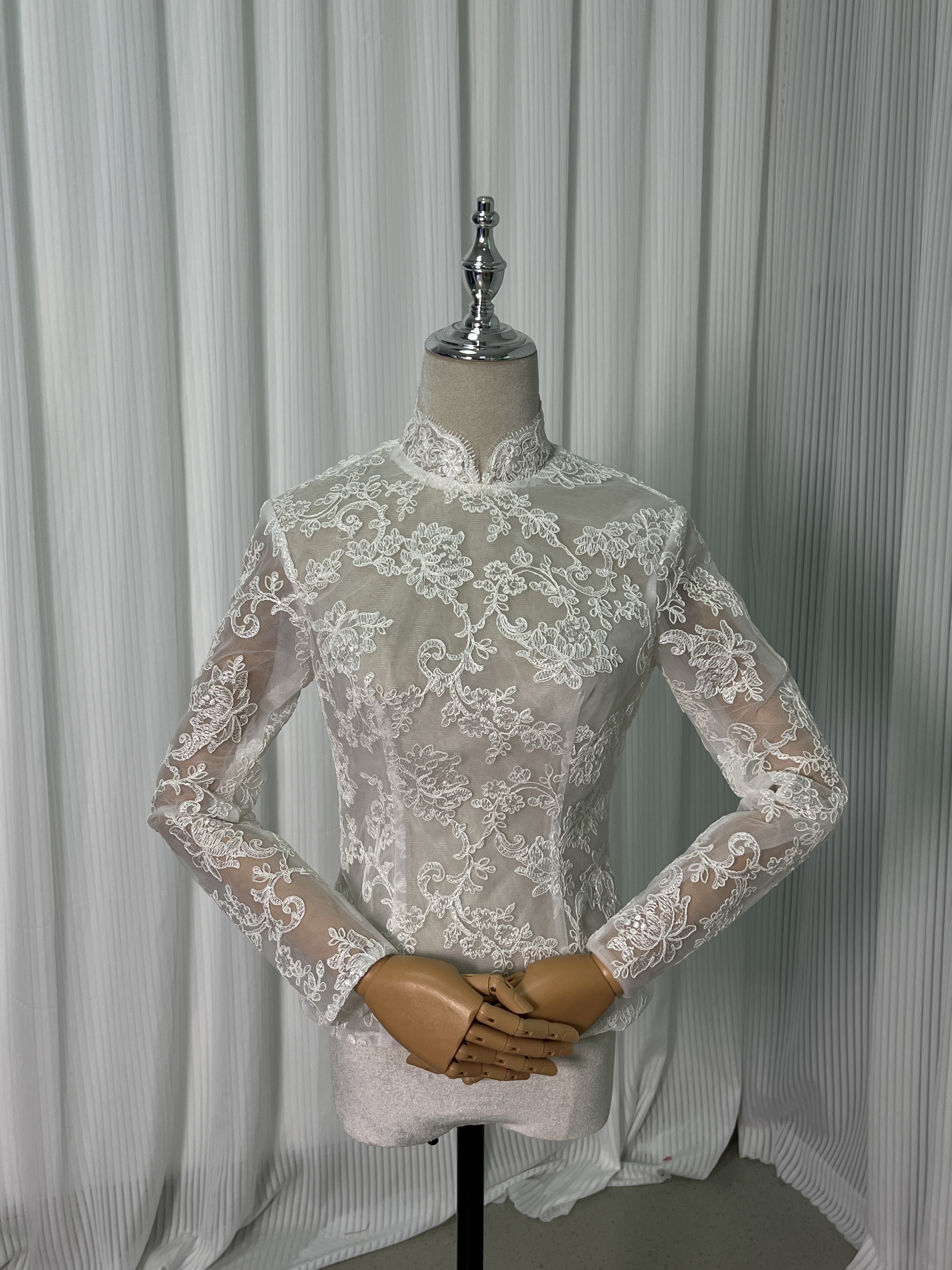 ボレロ ハイネック 長袖 くるみボタン 3D立体レース刺繍 花嫁/ウェディングドレス/結婚式/披露宴