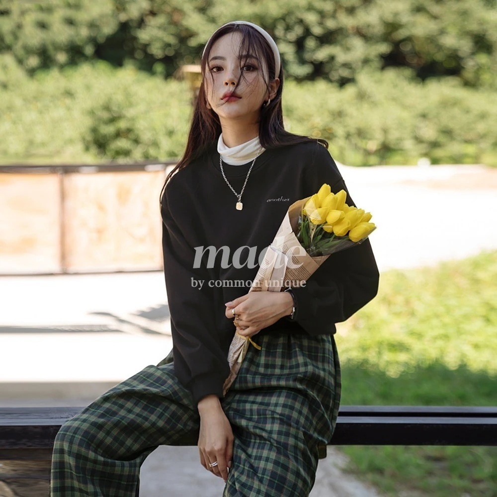 anotherレタリングクロップドスウェットWITH CELEBRITY _ Yoo In-Na