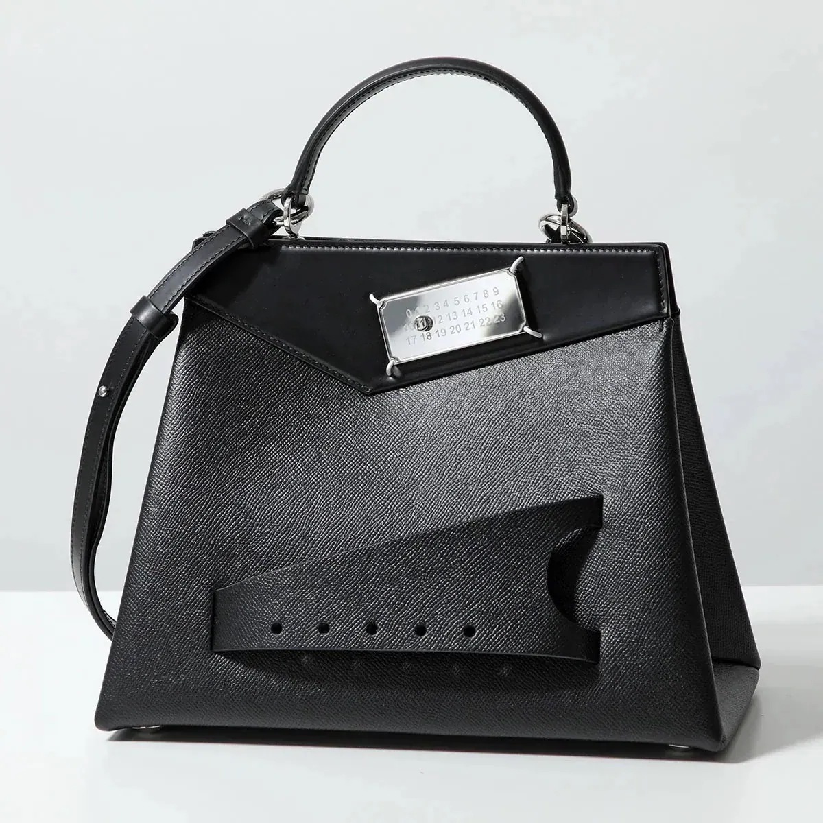 MAISON MARGIELA 11 メゾンマルジェラ ハンドバッグ Snatched スナッチト ミディアム S56WD0124 P4745 レディース レザ