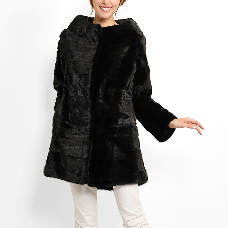 ミンクボトルネックカラーコートブラック 214,500円