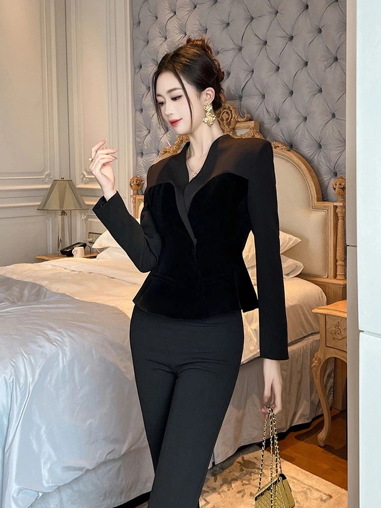 おしゃれ スーツ 秋冬 レディース ベルベット モデルのワンピースとパンツも購入可能です スーツトップス フリル