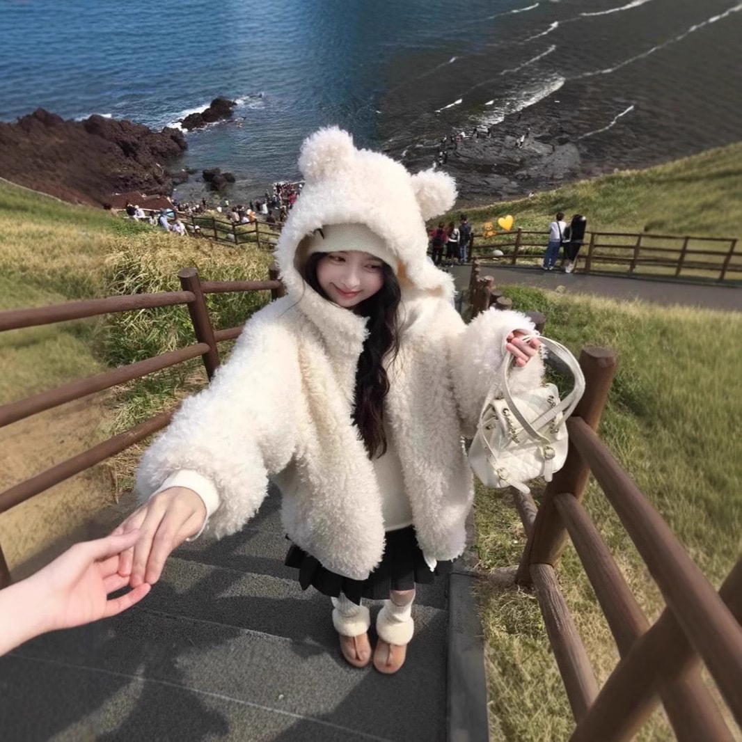 女性用フード付きラムウールコート2024年冬新作かわいいクマの耳環境に優しいファーワンピースぬいぐるみコート 5,061円