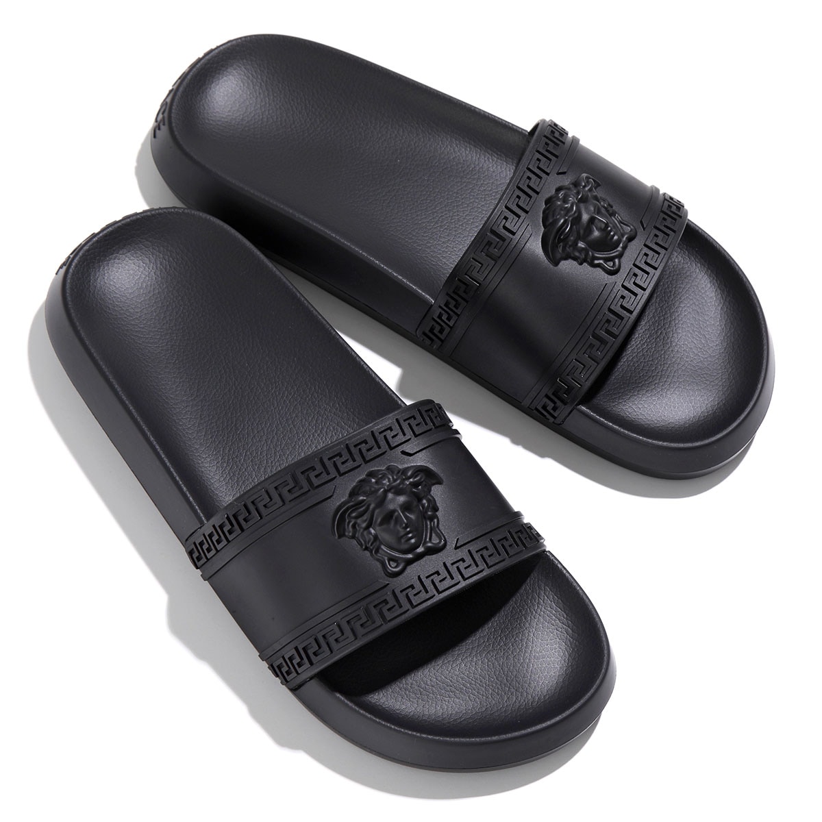 VERSACE ヴェルサーチ サンダル SLIDES GOMMA 1008733 DGO9G メンズ シャワーサンダル スライド メドゥーサ 靴 1B000/NERO