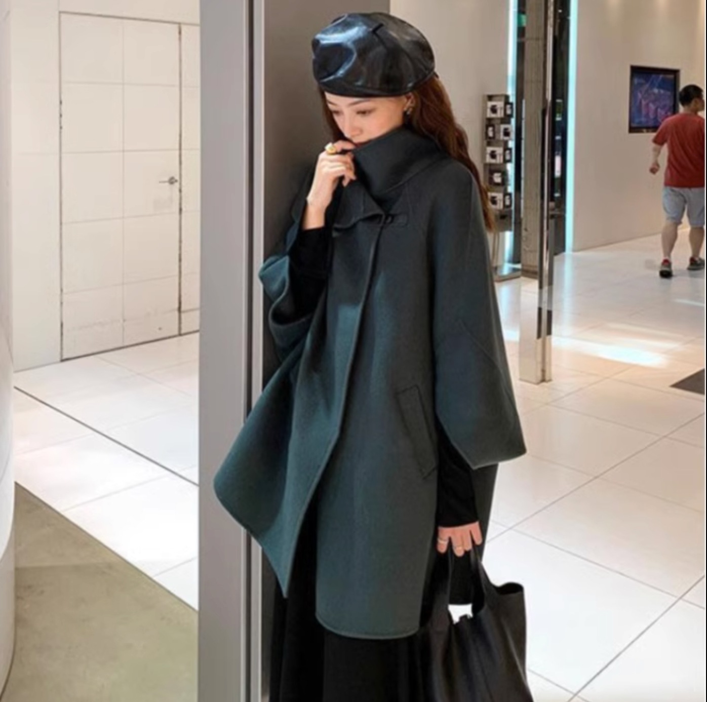 ケープ風 レディース コート ポンチョ 7分袖 襟付き 前開き かわいい 大人可愛い きれいめ シンプル カジュアル 上品 おしゃれ モード系 エレガント モダン 主役級 存在感 抜け感 都会的 無地