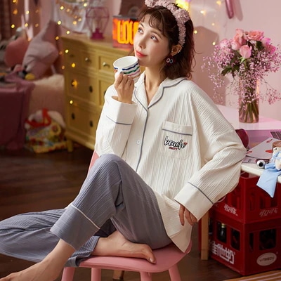 長袖パジャマ ルームウェア パジャマ 寝巻き ナイトウェア ロング ロング丈 袖あり 長袖 Vネック 襟付き 刺繍 前開き ウエストゴム 綿 上下セット 2点セット ツーピース かわいい 大人可愛い