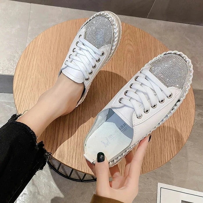 【急速出荷!】スリッポン レディース ハーフスリッポン ラインストーン キラキラ かわいい レースアップ スニーカー風 ホワイト