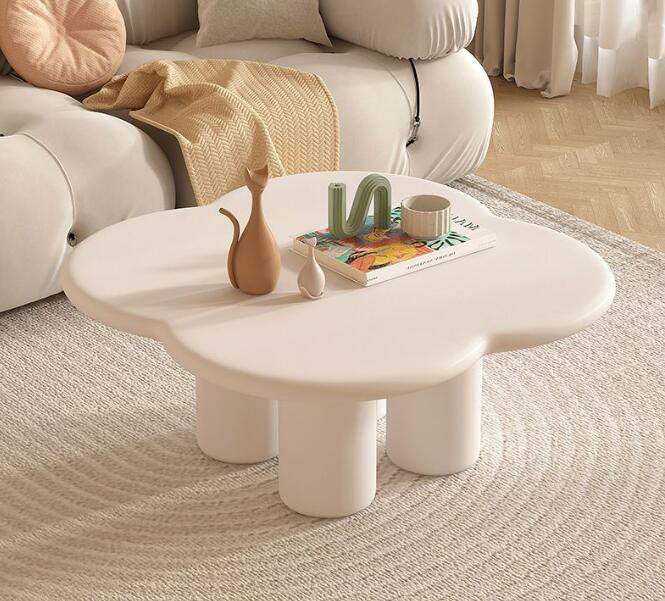 現代　北欧テーブル花びらテーブルシンプル 4つ葉のクローバーの形 サイドテーブルリビングルーム家庭用小型家庭用　クリーム スタイル　お茶テーブル洗練された印象