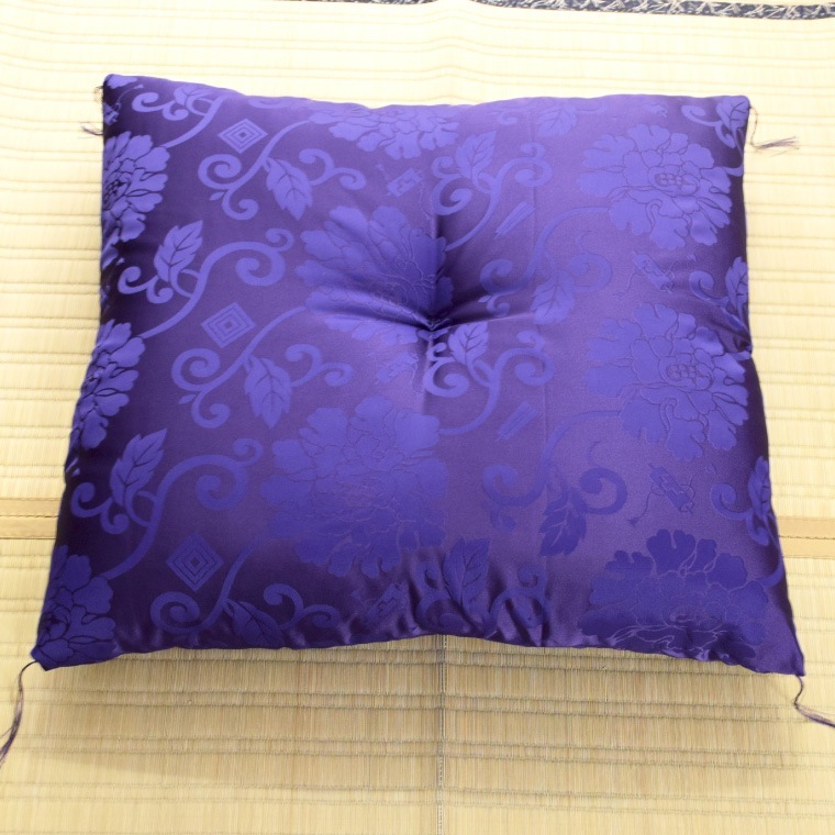 座布団 御前座布団 5枚セット 日本製 国産 約65×69cm 唐草牡丹 緞子判 大きめ 高級ふくれ 大判 法要 法事 仏前 仏壇 初盆 新盆 お盆用品 お彼岸 お寺 紫 お得 5枚組
