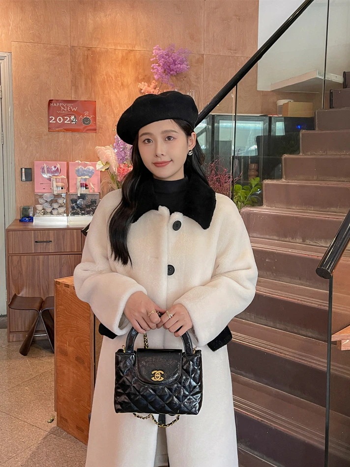 秋と冬の新しいラムウールコート女性の小さな香水風ラペルロングファーコート