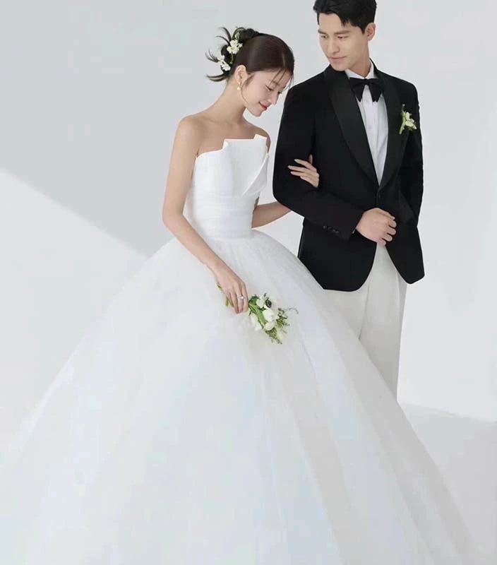 ウェディングドレス 前撮りドレス 後撮り フォトウェディング撮影 花嫁ドレス 結婚式ドレス 高級感 可愛い パーティードレス ロング きれいめ 二次会ドレス カラードレス 演奏会 お姫様 オフショルダ