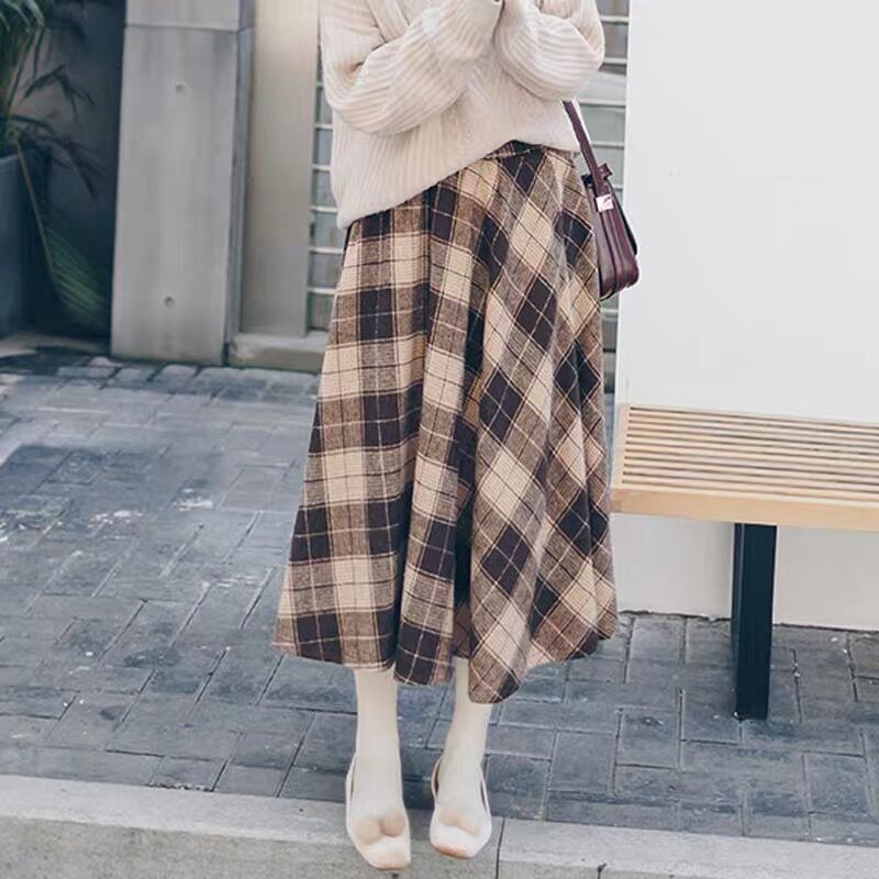 スカート ロングスカート ロンスカ フレアスカート ボトムス チェック柄 膝下 ノスタルジック レトロ かわいい 可愛い きれいめ シンプル 上品 おしゃれ お洒落 女子 こなれ感 ラフ