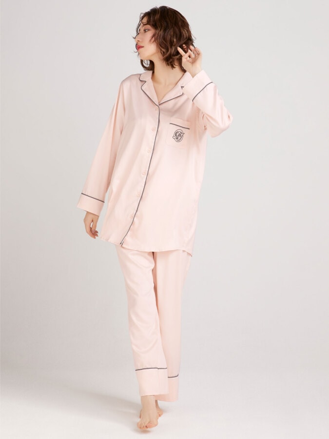 ラヴィジュール シルキーサテン ロングパジャマ 上下セット 新品未使用 ラヴィジュール シルキーサテン ロングパジャマ 上下セット 新品