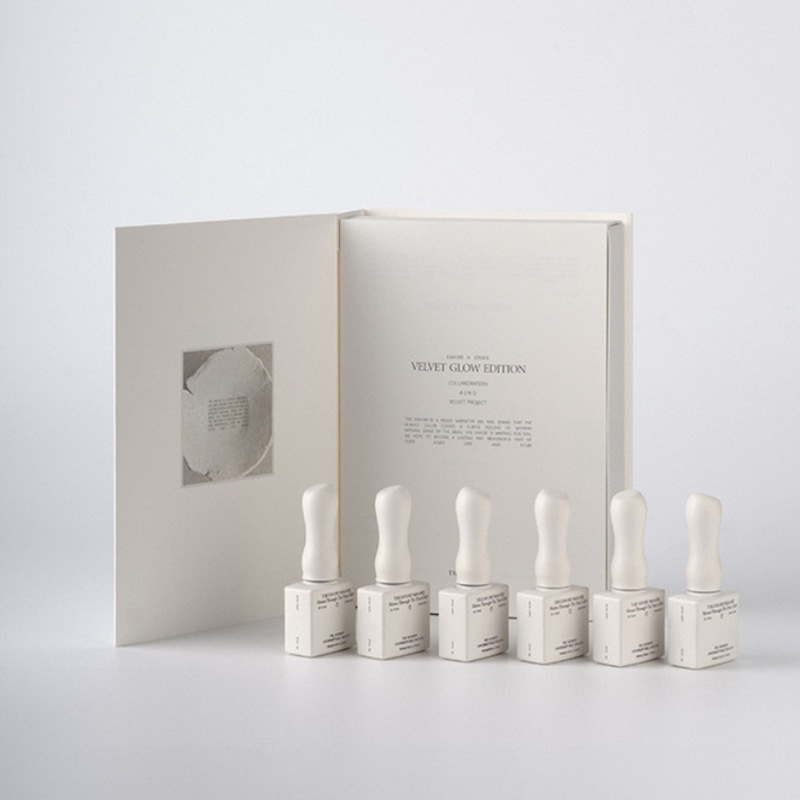 The Favori collection nail