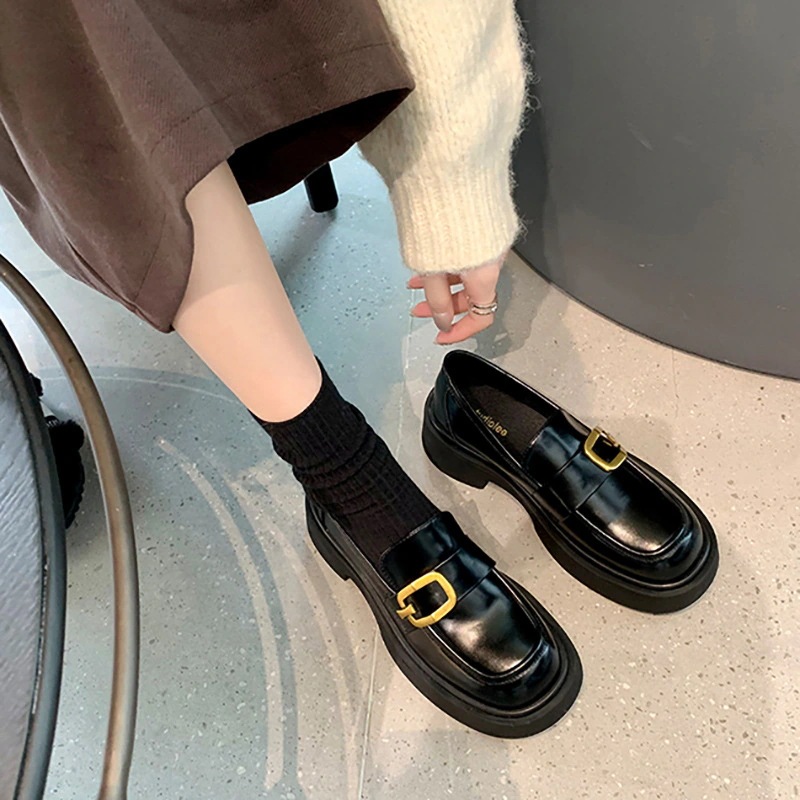 パンプス韓国レディース英倫ワンペダルシューズ一字は角ボタン付きの厚い底ローファー